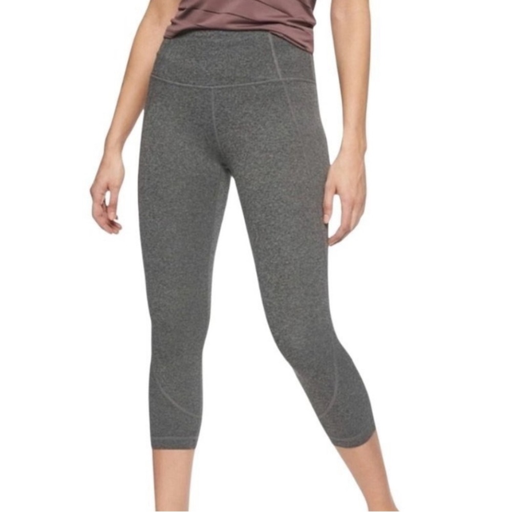 ATHLETA salutation capri legging